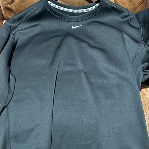 Nike Thermal Fit crew neck sweatshirt sz L